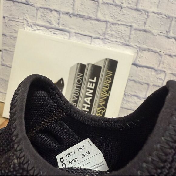 New On Cloud Cloudeasy women’s running sneaker black size 7 - Picture 10 of 10